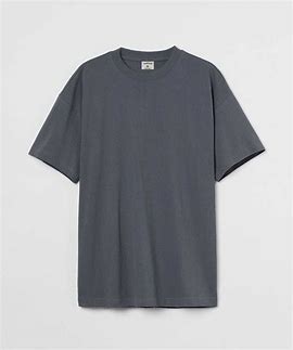 Oversized T-Shirt – Loose and boxy, streetwear fashion.